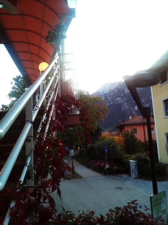 Alloggio Ponte Dei Cavalleggeri Hotel Trento Exterior foto
